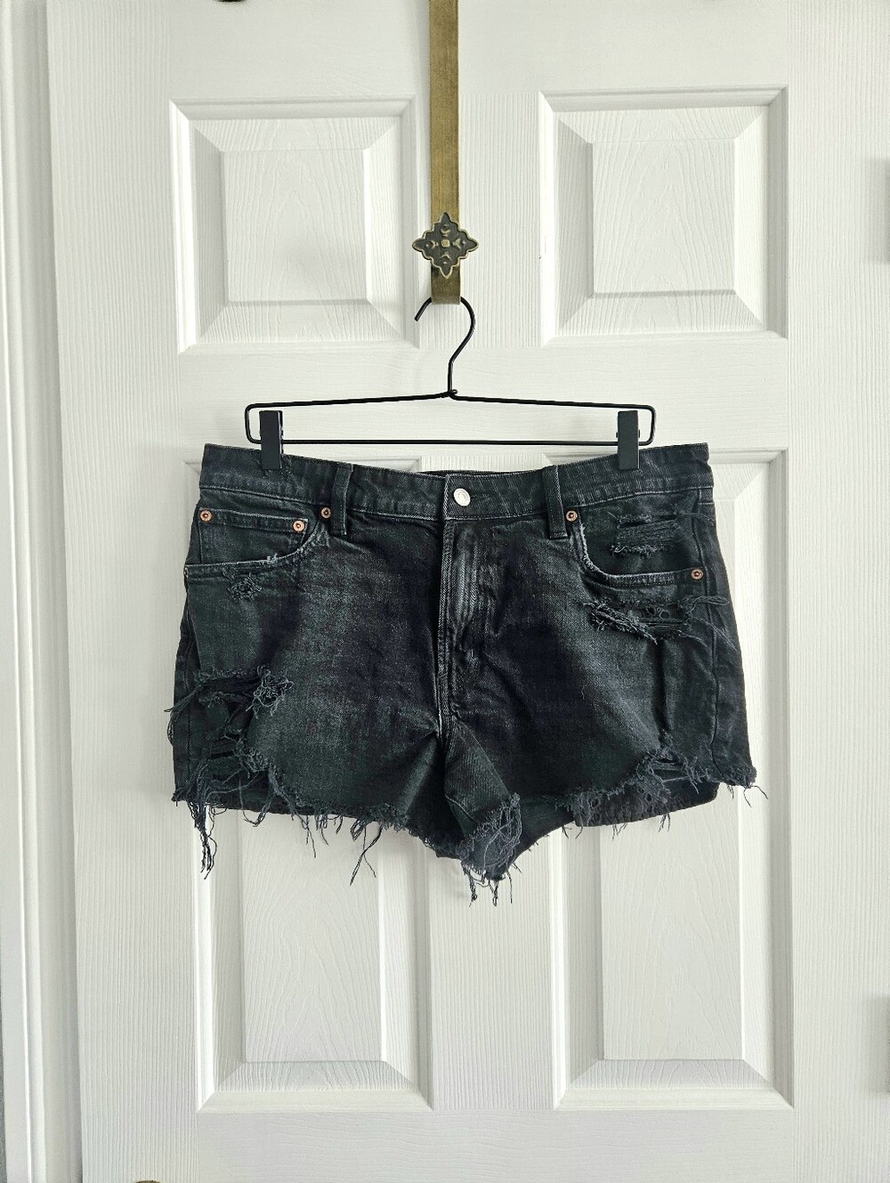 NWOT American Eagle Low Rise Perfect Shortie Black Denim Shorts